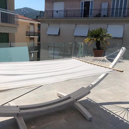 Appartamento Spotorno Con Ampio Terrazzo Attrezzato Anche Con Angolo Cottura Exterior photo