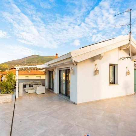 Appartamento Spotorno Con Ampio Terrazzo Attrezzato Anche Con Angolo Cottura Exterior photo