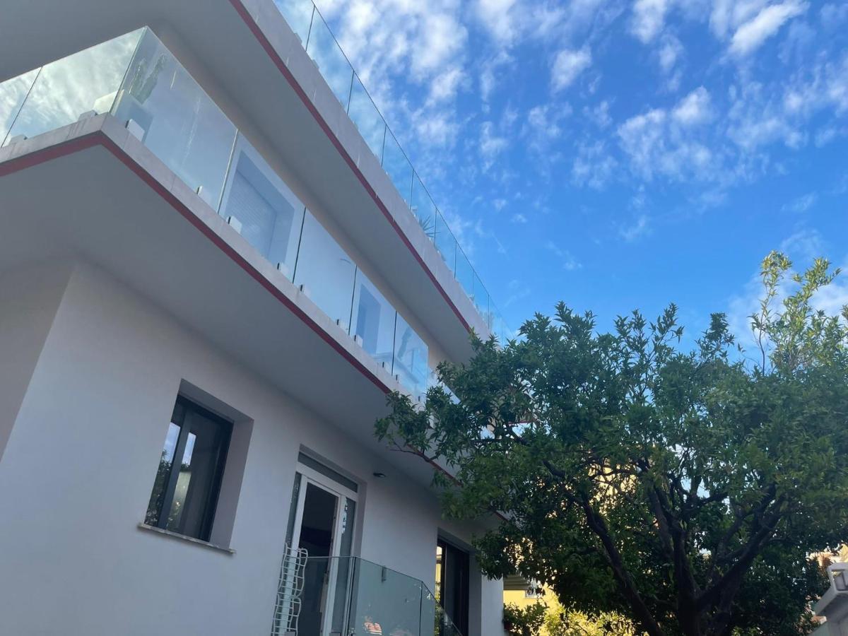 Appartamento Spotorno Con Ampio Terrazzo Attrezzato Anche Con Angolo Cottura Exterior photo