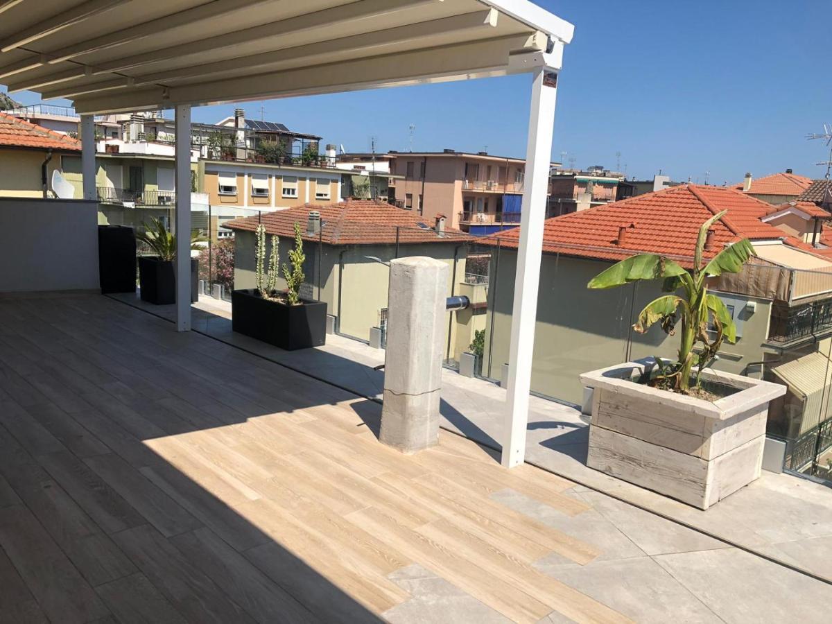 Appartamento Spotorno Con Ampio Terrazzo Attrezzato Anche Con Angolo Cottura Exterior photo