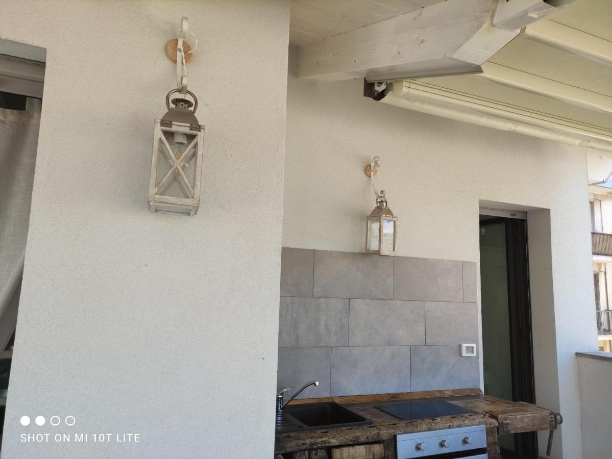 Appartamento Spotorno Con Ampio Terrazzo Attrezzato Anche Con Angolo Cottura Exterior photo