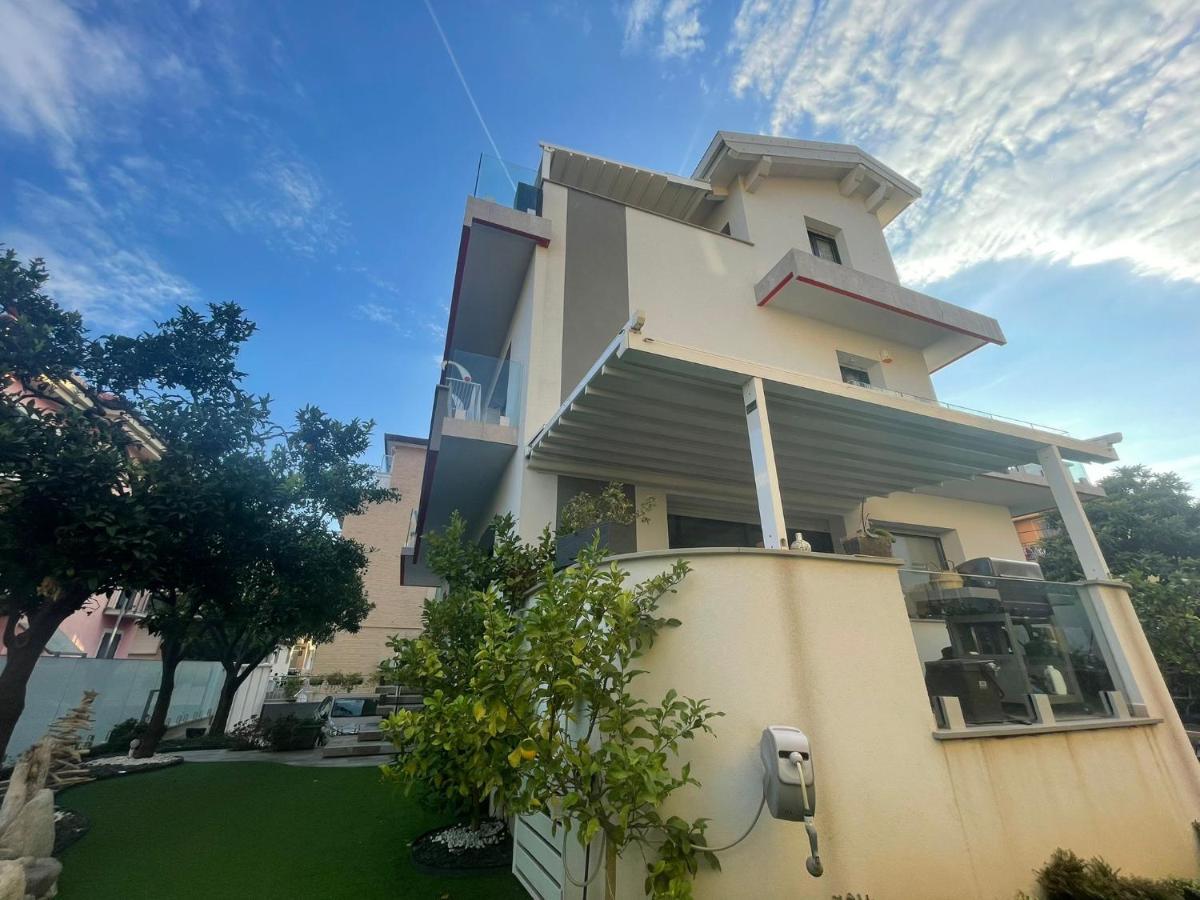 Appartamento Spotorno Con Ampio Terrazzo Attrezzato Anche Con Angolo Cottura Exterior photo