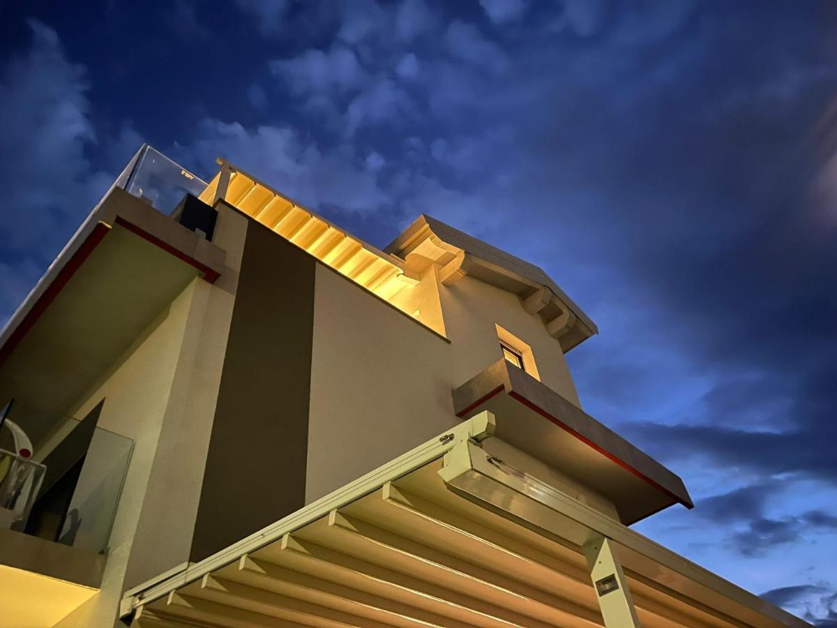 Appartamento Spotorno Con Ampio Terrazzo Attrezzato Anche Con Angolo Cottura Exterior photo