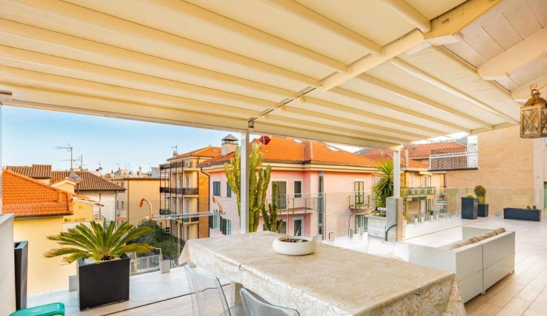 Appartamento Spotorno Con Ampio Terrazzo Attrezzato Anche Con Angolo Cottura Exterior photo