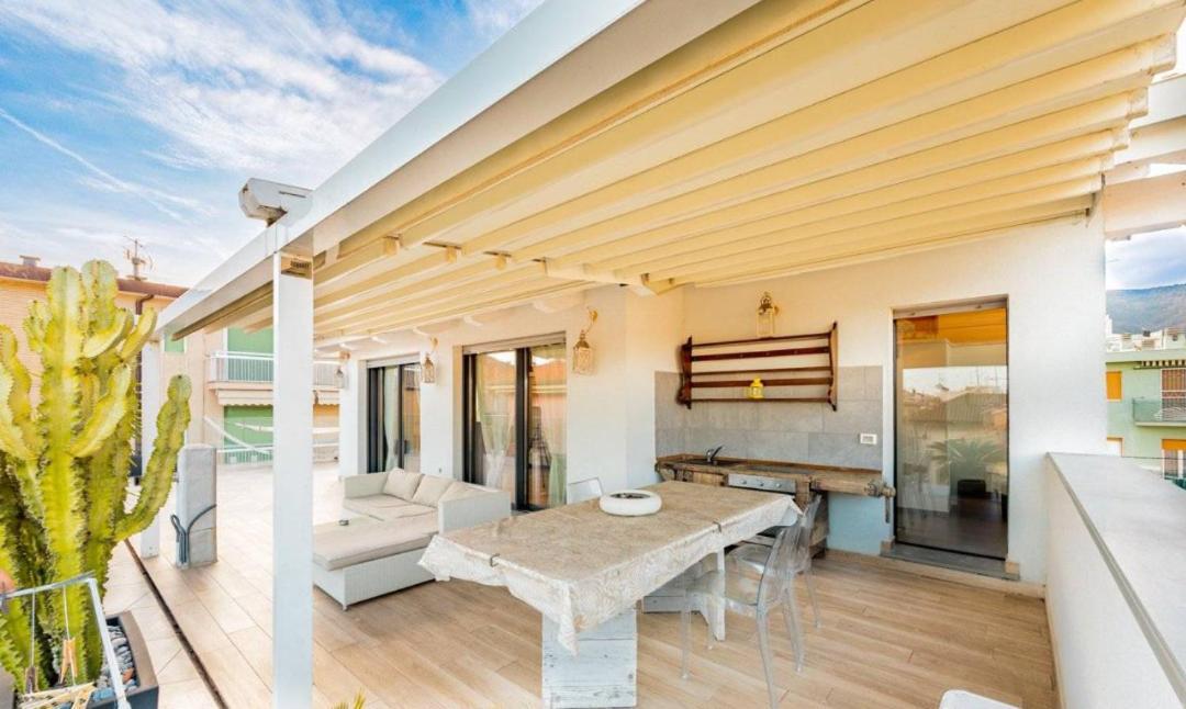 Appartamento Spotorno Con Ampio Terrazzo Attrezzato Anche Con Angolo Cottura Exterior photo